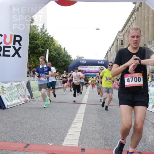 06.09.2026 - CURREX Alsterlauf Yannick Fuchs http://msf.ph/oto/10149434 06.09.2026 09:50:23 Ziel 2453, 2720, 2878, 3044, 3333, 3455, 3475, 3488, 4541, 4568, 4700, 4840, 5006, 5264, 5326, 5631, 5949, 6248, 8156, 8256, 8278 meine-sportfotos.de