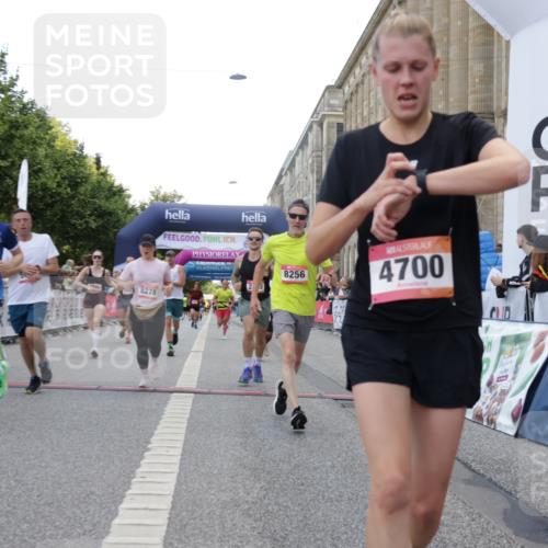06.09.2026 - CURREX Alsterlauf Yannick Fuchs http://msf.ph/oto/10149435 06.09.2026 09:50:23 Ziel 2453, 2720, 2878, 3044, 3333, 3455, 3475, 3488, 4541, 4568, 4700, 4840, 5006, 5264, 5326, 5631, 5949, 6248, 8156, 8256, 8278 meine-sportfotos.de