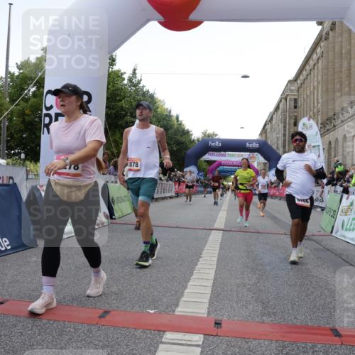 06.09.2026 - CURREX Alsterlauf Yannick Fuchs http://msf.ph/oto/10149452 06.09.2026 09:50:26 Ziel 2411, 2453, 2878, 3044, 3333, 3455, 3475, 4568, 4700, 4755, 4840, 5006, 5264, 5326, 5631, 5946, 5949, 6248, 6427, 8156, 8256, 8278 meine-sportfotos.de