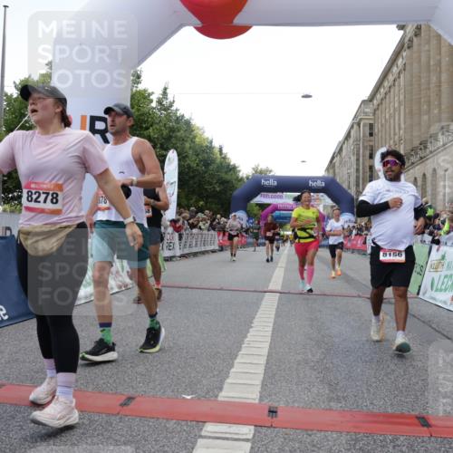 06.09.2026 - CURREX Alsterlauf Yannick Fuchs http://msf.ph/oto/10149453 06.09.2026 09:50:27 Ziel 2411, 2453, 2878, 3044, 3333, 3475, 4568, 4700, 4755, 4840, 5006, 5631, 5946, 6248, 6427, 8156, 8256, 8278 meine-sportfotos.de