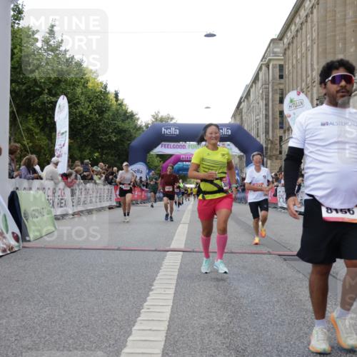 06.09.2026 - CURREX Alsterlauf Yannick Fuchs http://msf.ph/oto/10149456 06.09.2026 09:50:27 Ziel 2411, 2453, 2878, 3044, 3333, 3475, 4568, 4700, 4755, 4840, 5006, 5631, 5946, 6248, 6427, 8156, 8256, 8278 meine-sportfotos.de