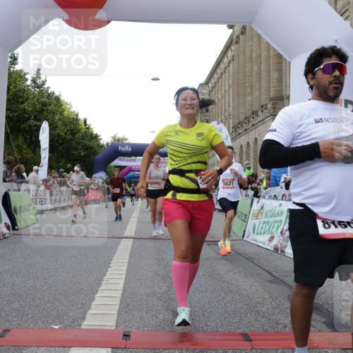 06.09.2026 - CURREX Alsterlauf Yannick Fuchs http://msf.ph/oto/10149461 06.09.2026 09:50:28 Ziel 2411, 2453, 2506, 2878, 3044, 3475, 4568, 4700, 4755, 4840, 5006, 5299, 5631, 5946, 6427, 8156, 8256, 8278 meine-sportfotos.de