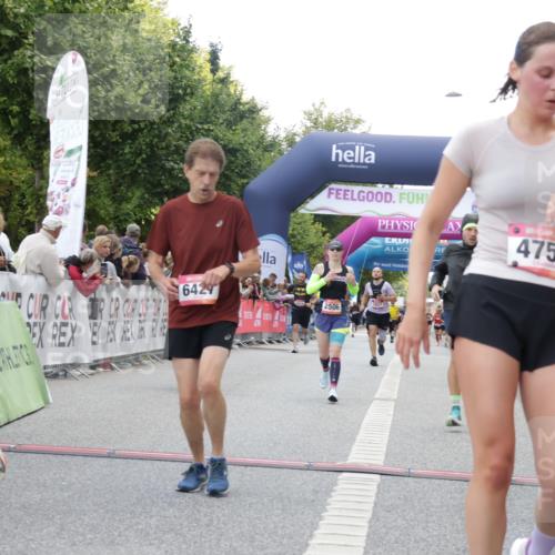 06.09.2026 - CURREX Alsterlauf Yannick Fuchs http://msf.ph/oto/10149470 06.09.2026 09:50:31 Ziel 2411, 2453, 2506, 2878, 2937, 3044, 4568, 4755, 4840, 4897, 5299, 5631, 5946, 6427, 8156 meine-sportfotos.de