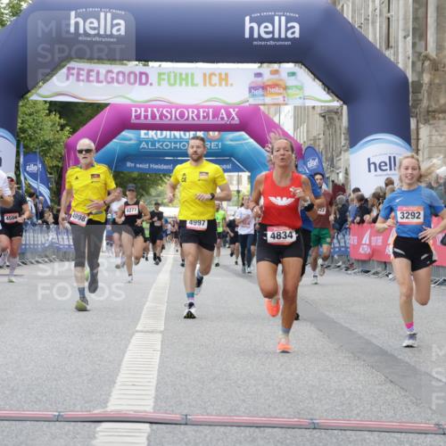 06.09.2026 - CURREX Alsterlauf Yannick Fuchs http://msf.ph/oto/10149519 06.09.2026 09:50:44 Ziel 3292, 3402, 4022, 4548, 4556, 4834, 4997, 4998, 5178, 5274, 5282, 5714, 8160 meine-sportfotos.de