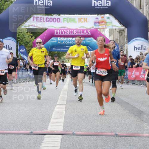 06.09.2026 - CURREX Alsterlauf Yannick Fuchs http://msf.ph/oto/10149521 06.09.2026 09:50:44 Ziel 3292, 3402, 4022, 4548, 4556, 4834, 4997, 4998, 5178, 5274, 5282, 5714, 8160 meine-sportfotos.de