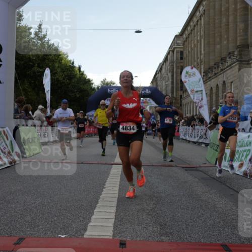06.09.2026 - CURREX Alsterlauf Yannick Fuchs http://msf.ph/oto/10149530 06.09.2026 09:50:46 Ziel 3073, 3292, 3402, 3423, 4022, 4371, 4548, 4556, 4834, 4997, 4998, 5178, 5282, 5714, 8160, 8277 meine-sportfotos.de