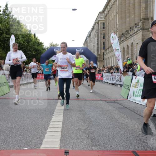 06.09.2026 - CURREX Alsterlauf Yannick Fuchs http://msf.ph/oto/10149568 06.09.2026 09:50:54 Ziel 2008, 2594, 2803, 3073, 3152, 3423, 3468, 3498, 4070, 4317, 4371, 4556, 4687, 4997, 4998, 5101, 5102, 5178, 5282, 5480, 5714, 6182, 6277, 8277 meine-sportfotos.de