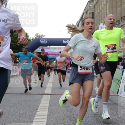 06.09.2026 - CURREX Alsterlauf Yannick Fuchs http://msf.ph/oto/10149576 06.09.2026 09:50:56 Ziel 2008, 2594, 2803, 3073, 3152, 3279, 3423, 3468, 3498, 3700, 4070, 4317, 4371, 4687, 5101, 5102, 5282, 5480, 6182, 6277, 8277 meine-sportfotos.de