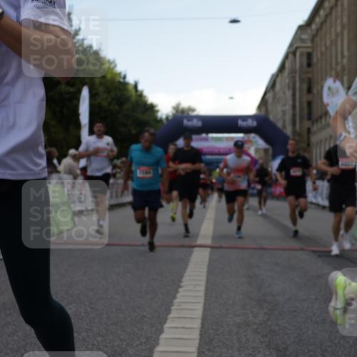 06.09.2026 - CURREX Alsterlauf Yannick Fuchs http://msf.ph/oto/10149578 06.09.2026 09:50:56 Ziel 2008, 2594, 2803, 3073, 3152, 3279, 3423, 3468, 3498, 3700, 4070, 4317, 4371, 4687, 5101, 5102, 5282, 5480, 6182, 6277, 8277 meine-sportfotos.de