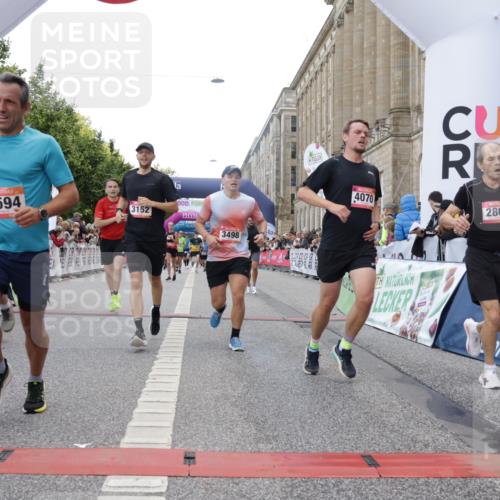 06.09.2026 - CURREX Alsterlauf Yannick Fuchs http://msf.ph/oto/10149585 06.09.2026 09:50:57 Ziel 2008, 2594, 2803, 3073, 3152, 3279, 3423, 3468, 3498, 3700, 4070, 4317, 4371, 4687, 5101, 5102, 5480, 6182, 6277, 8277 meine-sportfotos.de