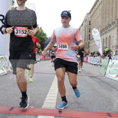 06.09.2026 - CURREX Alsterlauf Yannick Fuchs http://msf.ph/oto/10149591 06.09.2026 09:50:59 Ziel 2008, 2200, 2594, 2803, 3152, 3279, 3468, 3498, 3664, 3700, 4070, 4317, 4687, 5101, 5102, 5480, 6182, 6277 meine-sportfotos.de