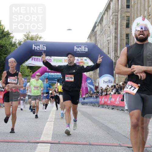06.09.2026 - CURREX Alsterlauf Yannick Fuchs http://msf.ph/oto/10149596 06.09.2026 09:51:00 Ziel 2008, 2200, 2344, 2594, 2803, 3152, 3279, 3468, 3498, 3664, 3700, 4070, 4317, 4687, 5101, 5102, 5365, 5480, 6182, 6277 meine-sportfotos.de