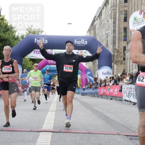 06.09.2026 - CURREX Alsterlauf Yannick Fuchs http://msf.ph/oto/10149598 06.09.2026 09:51:00 Ziel 2008, 2200, 2344, 2594, 2803, 3152, 3279, 3468, 3498, 3664, 3700, 4070, 4317, 4687, 5101, 5102, 5365, 5480, 6182, 6277 meine-sportfotos.de