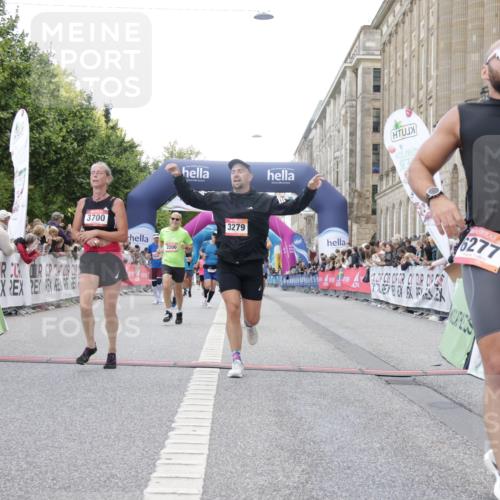 06.09.2026 - CURREX Alsterlauf Yannick Fuchs http://msf.ph/oto/10149601 06.09.2026 09:51:01 Ziel 2008, 2200, 2344, 2594, 2803, 3152, 3279, 3468, 3498, 3664, 3700, 4070, 4317, 4687, 4895, 5101, 5102, 5365, 5480, 5642, 5977, 6277 meine-sportfotos.de