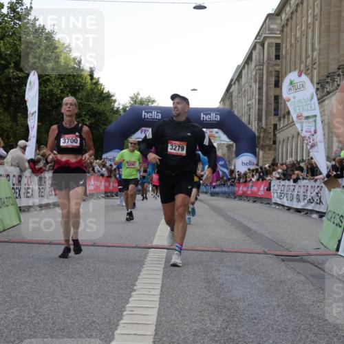 06.09.2026 - CURREX Alsterlauf Yannick Fuchs http://msf.ph/oto/10149609 06.09.2026 09:51:01 Ziel 2008, 2200, 2344, 2594, 2803, 3152, 3279, 3468, 3498, 3664, 3700, 4070, 4317, 4687, 4895, 5101, 5102, 5365, 5480, 5642, 5977, 6277 meine-sportfotos.de