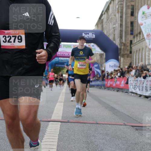 06.09.2026 - CURREX Alsterlauf Yannick Fuchs http://msf.ph/oto/10149713 06.09.2026 09:51:02 Ziel 2008, 2200, 2344, 2594, 2803, 3152, 3279, 3498, 3664, 3700, 4070, 4687, 4895, 5101, 5365, 5480, 5642, 5977, 6204, 6277 meine-sportfotos.de