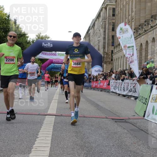 06.09.2026 - CURREX Alsterlauf Yannick Fuchs http://msf.ph/oto/10149772 06.09.2026 09:51:03 Ziel 2200, 2344, 2594, 2803, 3152, 3279, 3498, 3664, 3700, 4070, 4687, 4895, 5101, 5365, 5551, 5609, 5642, 5977, 6204, 6277 meine-sportfotos.de