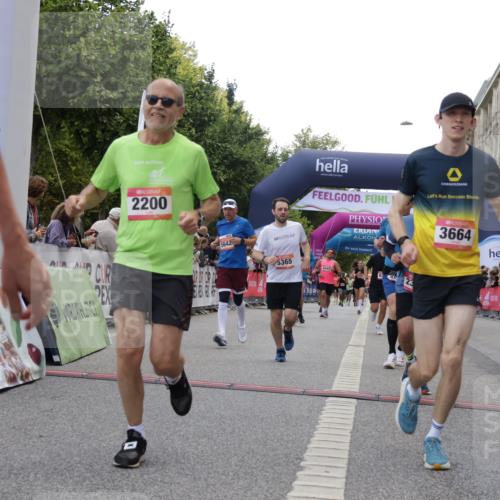 06.09.2026 - CURREX Alsterlauf Yannick Fuchs http://msf.ph/oto/10149830 06.09.2026 09:51:04 Ziel 2200, 2344, 3152, 3279, 3498, 3664, 3700, 4070, 4681, 4687, 4895, 5101, 5365, 5551, 5609, 5642, 5977, 6204, 6277 meine-sportfotos.de