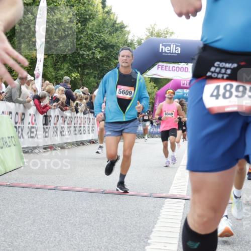 06.09.2026 - CURREX Alsterlauf Yannick Fuchs http://msf.ph/oto/10150151 06.09.2026 09:51:08 Ziel 2200, 2344, 2358, 3237, 3279, 3664, 3700, 4681, 4895, 5365, 5551, 5609, 5642, 5977, 6204, 8049, 8195 meine-sportfotos.de