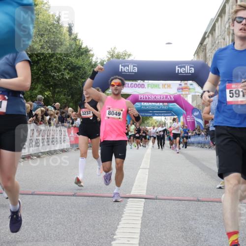 06.09.2026 - CURREX Alsterlauf Yannick Fuchs http://msf.ph/oto/10150255 06.09.2026 09:51:10 Ziel 2200, 2344, 2358, 3237, 3664, 4681, 4895, 5365, 5551, 5609, 5642, 5977, 6190, 6204, 8049, 8195 meine-sportfotos.de