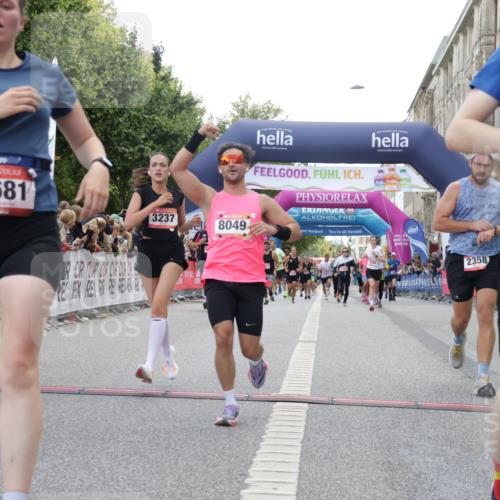 06.09.2026 - CURREX Alsterlauf Yannick Fuchs http://msf.ph/oto/10150294 06.09.2026 09:51:10 Ziel 2200, 2344, 2358, 3237, 3664, 4681, 4895, 5365, 5551, 5609, 5642, 5977, 6190, 6204, 8049, 8195 meine-sportfotos.de