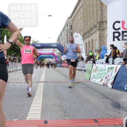 06.09.2026 - CURREX Alsterlauf Yannick Fuchs http://msf.ph/oto/10150389 06.09.2026 09:51:12 Ziel 2344, 2358, 3237, 4681, 4696, 4895, 5365, 5551, 5609, 5642, 5977, 6190, 6204, 6327, 8049, 8195 meine-sportfotos.de