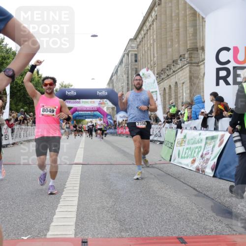06.09.2026 - CURREX Alsterlauf Yannick Fuchs http://msf.ph/oto/10150410 06.09.2026 09:51:12 Ziel 2344, 2358, 3237, 4681, 4696, 4895, 5365, 5551, 5609, 5642, 5977, 6190, 6204, 6327, 8049, 8195 meine-sportfotos.de