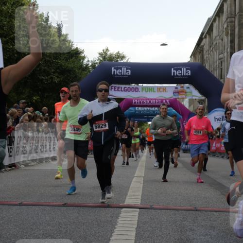 06.09.2026 - CURREX Alsterlauf Yannick Fuchs http://msf.ph/oto/10150900 06.09.2026 09:51:18 Ziel 2358, 2434, 2549, 2973, 2974, 3138, 3237, 3340, 3408, 3526, 3549, 3886, 4092, 4381, 4382, 4696, 5238, 5829, 5885, 6190, 6327, 6399 meine-sportfotos.de