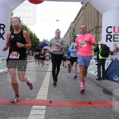 06.09.2026 - CURREX Alsterlauf Yannick Fuchs http://msf.ph/oto/10150910 06.09.2026 09:51:21 Ziel 2071, 2079, 2434, 2549, 2973, 2974, 3138, 3340, 3408, 3526, 3549, 3886, 4092, 4381, 4382, 4387, 4696, 5238, 5694, 5829, 5885, 6190, 6327, 6399 meine-sportfotos.de