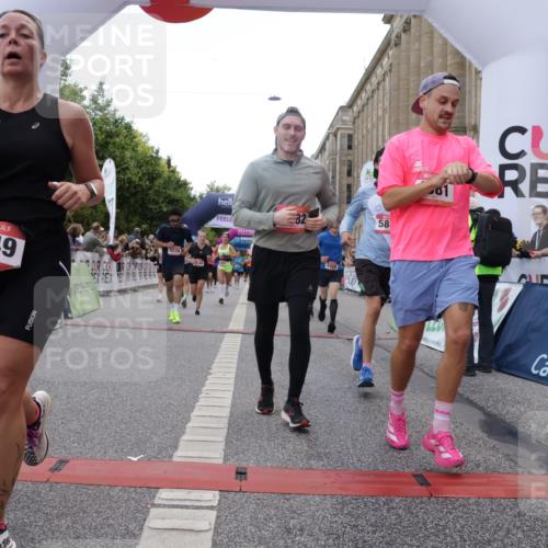 06.09.2026 - CURREX Alsterlauf Yannick Fuchs http://msf.ph/oto/10150912 06.09.2026 09:51:21 Ziel 2071, 2079, 2434, 2549, 2973, 2974, 3138, 3340, 3408, 3526, 3549, 3886, 4092, 4381, 4382, 4387, 4696, 5238, 5694, 5829, 5885, 6190, 6327, 6399 meine-sportfotos.de