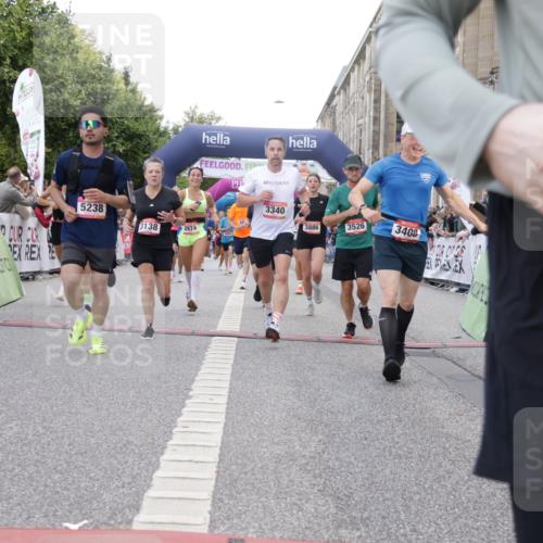 06.09.2026 - CURREX Alsterlauf Yannick Fuchs http://msf.ph/oto/10150917 06.09.2026 09:51:22 Ziel 2071, 2079, 2434, 2549, 2973, 2974, 3138, 3340, 3408, 3526, 3549, 3686, 3886, 4092, 4381, 4382, 4387, 4696, 4989, 5151, 5238, 5694, 5829, 5869, 5885, 6190, 6327, 6399, 8301 meine-sportfotos.de