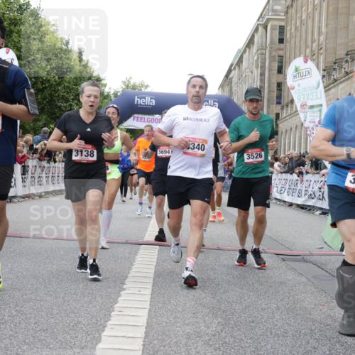 06.09.2026 - CURREX Alsterlauf Yannick Fuchs http://msf.ph/oto/10150920 06.09.2026 09:51:23 Ziel 2071, 2079, 2434, 2549, 2973, 2974, 3138, 3340, 3408, 3526, 3549, 3686, 3886, 4092, 4381, 4382, 4387, 4696, 4989, 5027, 5151, 5238, 5694, 5829, 5869, 5885, 6327, 6399, 8301 meine-sportfotos.de