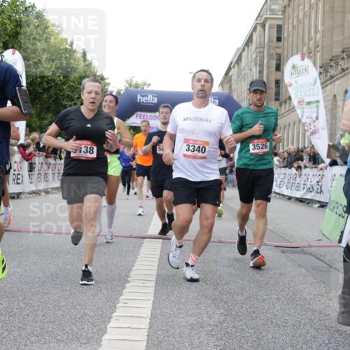 06.09.2026 - CURREX Alsterlauf Yannick Fuchs http://msf.ph/oto/10150921 06.09.2026 09:51:23 Ziel 2071, 2079, 2434, 2549, 2973, 2974, 3138, 3340, 3408, 3526, 3549, 3686, 3886, 4092, 4381, 4382, 4387, 4696, 4989, 5027, 5151, 5238, 5694, 5829, 5869, 5885, 6327, 6399, 8301 meine-sportfotos.de