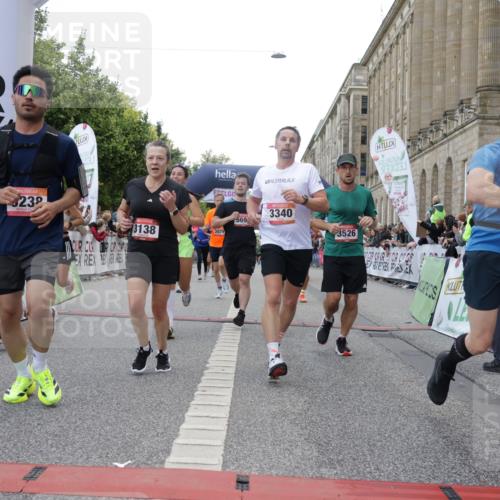 06.09.2026 - CURREX Alsterlauf Yannick Fuchs http://msf.ph/oto/10150922 06.09.2026 09:51:23 Ziel 2071, 2079, 2434, 2549, 2973, 2974, 3138, 3340, 3408, 3526, 3549, 3686, 3886, 4092, 4381, 4382, 4387, 4696, 4989, 5027, 5151, 5238, 5694, 5829, 5869, 5885, 6327, 6399, 8301 meine-sportfotos.de