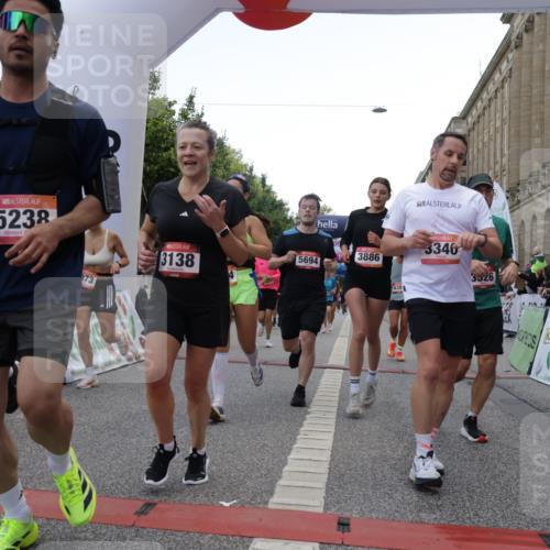 06.09.2026 - CURREX Alsterlauf Yannick Fuchs http://msf.ph/oto/10150925 06.09.2026 09:51:24 Ziel 2071, 2079, 2434, 2549, 2973, 2974, 3138, 3340, 3408, 3526, 3549, 3686, 3886, 4092, 4381, 4382, 4387, 4696, 4989, 5027, 5151, 5238, 5694, 5829, 5869, 5885, 6327, 6399, 6490, 8301 meine-sportfotos.de