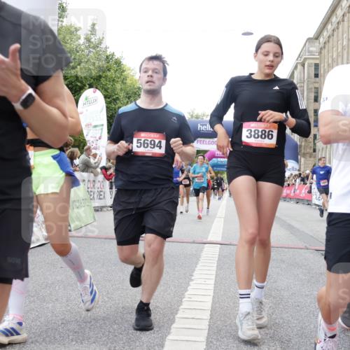 06.09.2026 - CURREX Alsterlauf Yannick Fuchs http://msf.ph/oto/10150928 06.09.2026 09:51:25 Ziel 2071, 2079, 2434, 2549, 2973, 2974, 3138, 3340, 3408, 3526, 3549, 3686, 3886, 4092, 4381, 4382, 4387, 4989, 5027, 5151, 5238, 5694, 5829, 5869, 5885, 6399, 6490, 8301 meine-sportfotos.de