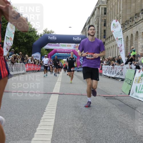 06.09.2026 - CURREX Alsterlauf Yannick Fuchs http://msf.ph/oto/10151054 06.09.2026 09:51:29 Ziel 2023, 2071, 2079, 2973, 2974, 3138, 3286, 3340, 3408, 3526, 3686, 3733, 3886, 4092, 4387, 4989, 5027, 5151, 5230, 5238, 5694, 5869, 6490, 8301 meine-sportfotos.de