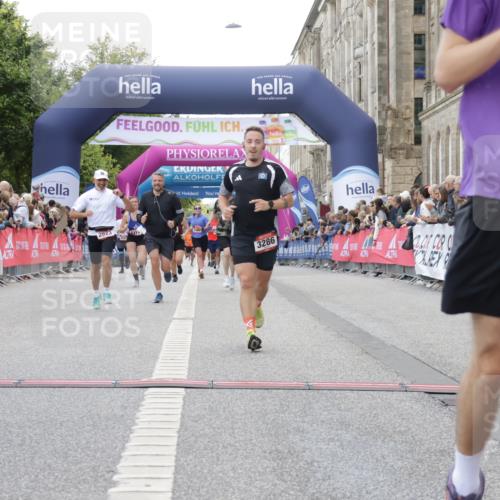 06.09.2026 - CURREX Alsterlauf Yannick Fuchs http://msf.ph/oto/10151113 06.09.2026 09:51:30 Ziel 2023, 2071, 2079, 2973, 2974, 3286, 3526, 3686, 3733, 3886, 4092, 4387, 4989, 5027, 5151, 5230, 5694, 5869, 6411, 6490, 8301 meine-sportfotos.de