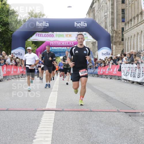 06.09.2026 - CURREX Alsterlauf Yannick Fuchs http://msf.ph/oto/10151174 06.09.2026 09:51:30 Ziel 2023, 2071, 2079, 2973, 2974, 3286, 3526, 3686, 3733, 3886, 4092, 4387, 4989, 5027, 5151, 5230, 5694, 5869, 6411, 6490, 8301 meine-sportfotos.de