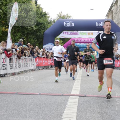 06.09.2026 - CURREX Alsterlauf Yannick Fuchs http://msf.ph/oto/10151238 06.09.2026 09:51:31 Ziel 2023, 2071, 2079, 3286, 3686, 3733, 4387, 4989, 5027, 5151, 5230, 5596, 5694, 5847, 5869, 6411, 6490, 8301 meine-sportfotos.de