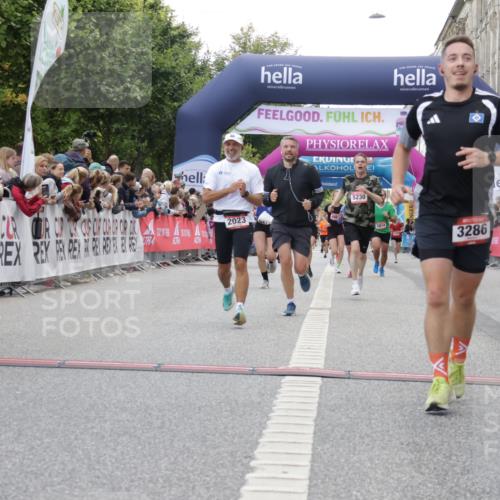 06.09.2026 - CURREX Alsterlauf Yannick Fuchs http://msf.ph/oto/10151267 06.09.2026 09:51:31 Ziel 2023, 2071, 2079, 3286, 3686, 3733, 4387, 4989, 5027, 5151, 5230, 5596, 5694, 5847, 5869, 6411, 6490, 8301 meine-sportfotos.de