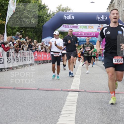 06.09.2026 - CURREX Alsterlauf Yannick Fuchs http://msf.ph/oto/10151285 06.09.2026 09:51:32 Ziel 2023, 2071, 2079, 3286, 3686, 3733, 4387, 4987, 4989, 5027, 5151, 5230, 5596, 5847, 5869, 6411, 6490, 8085, 8301 meine-sportfotos.de