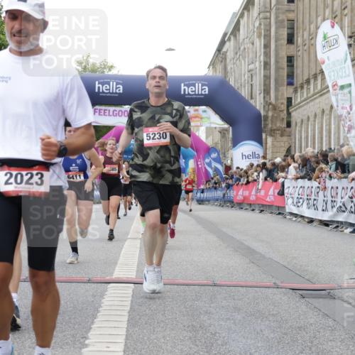 06.09.2026 - CURREX Alsterlauf Yannick Fuchs http://msf.ph/oto/10151534 06.09.2026 09:51:34 Ziel 2023, 3286, 3686, 3733, 4210, 4985, 4987, 4989, 5027, 5151, 5230, 5596, 5814, 5847, 5869, 6411, 6490, 8085, 8301 meine-sportfotos.de
