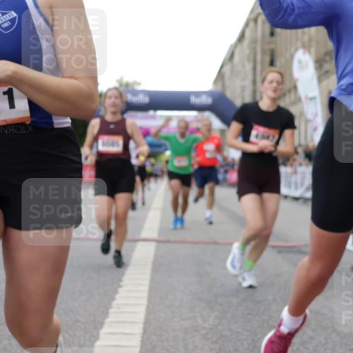 06.09.2026 - CURREX Alsterlauf Yannick Fuchs http://msf.ph/oto/10151763 06.09.2026 09:51:37 Ziel 2023, 3286, 3733, 4210, 4985, 4987, 5230, 5525, 5596, 5814, 5847, 6405, 6411, 8085 meine-sportfotos.de