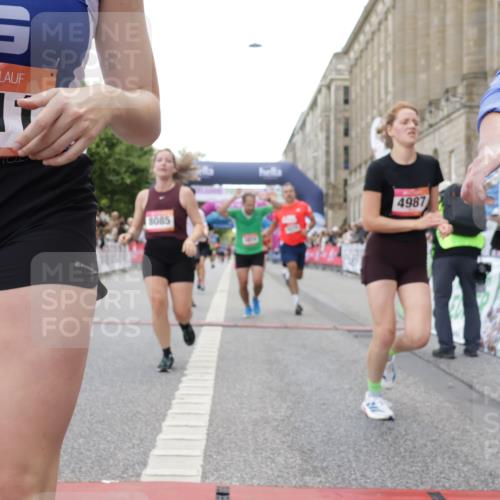 06.09.2026 - CURREX Alsterlauf Yannick Fuchs http://msf.ph/oto/10151782 06.09.2026 09:51:38 Ziel 2023, 3286, 3733, 4210, 4427, 4985, 4987, 5230, 5525, 5596, 5814, 5847, 6405, 6411, 6453, 8085 meine-sportfotos.de