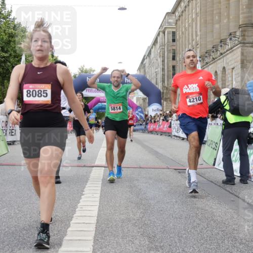 06.09.2026 - CURREX Alsterlauf Yannick Fuchs http://msf.ph/oto/10151873 06.09.2026 09:51:39 Ziel 2023, 3733, 4210, 4427, 4729, 4985, 4987, 5230, 5525, 5596, 5814, 5847, 6405, 6411, 6453, 8085, 8332 meine-sportfotos.de