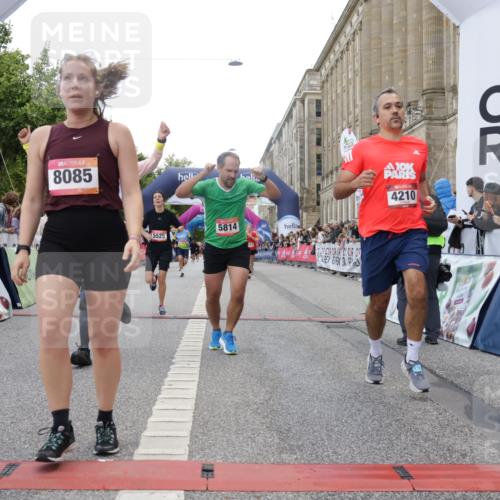 06.09.2026 - CURREX Alsterlauf Yannick Fuchs http://msf.ph/oto/10151907 06.09.2026 09:51:39 Ziel 2023, 3733, 4210, 4427, 4729, 4985, 4987, 5230, 5525, 5596, 5814, 5847, 6405, 6411, 6453, 8085, 8332 meine-sportfotos.de