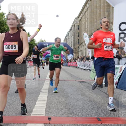 06.09.2026 - CURREX Alsterlauf Yannick Fuchs http://msf.ph/oto/10151919 06.09.2026 09:51:39 Ziel 2023, 3733, 4210, 4427, 4729, 4985, 4987, 5230, 5525, 5596, 5814, 5847, 6405, 6411, 6453, 8085, 8332 meine-sportfotos.de