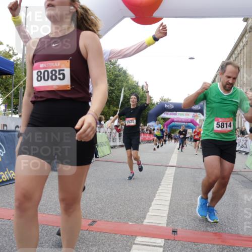 06.09.2026 - CURREX Alsterlauf Yannick Fuchs http://msf.ph/oto/10151985 06.09.2026 09:51:40 Ziel 2023, 2542, 3733, 4210, 4427, 4729, 4985, 4987, 5230, 5525, 5596, 5814, 5847, 6405, 6411, 6453, 8085, 8332 meine-sportfotos.de