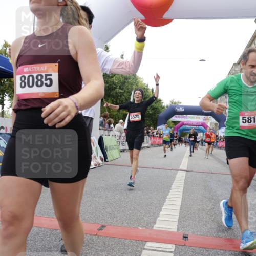 06.09.2026 - CURREX Alsterlauf Yannick Fuchs http://msf.ph/oto/10152005 06.09.2026 09:51:40 Ziel 2023, 2542, 3733, 4210, 4427, 4729, 4985, 4987, 5230, 5525, 5596, 5814, 5847, 6405, 6411, 6453, 8085, 8332 meine-sportfotos.de
